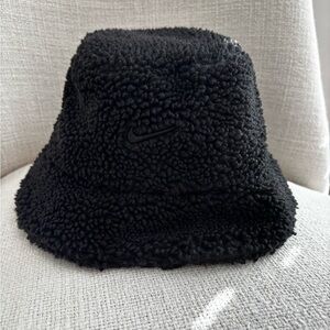 Nike Sherpa bucket hat